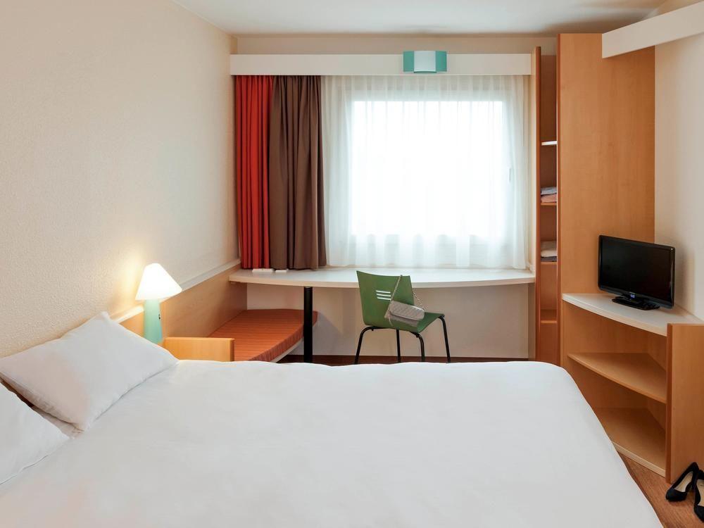 Ibis Epernay Centre Ville Exterior photo